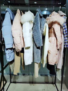 品牌折扣女装尾货批发 欧美风格修身显瘦百搭羽绒服库存商品走份指南